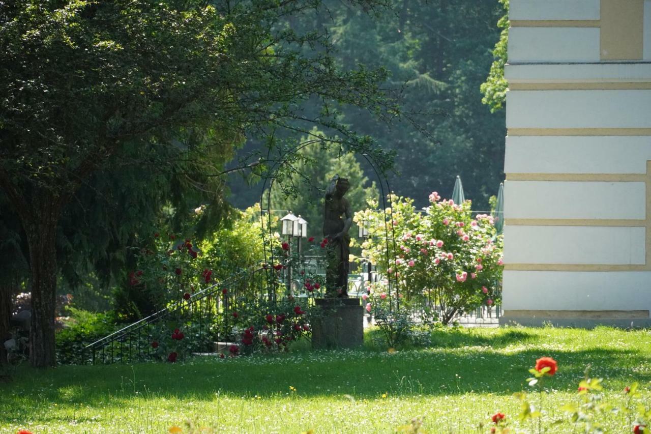 Schlosshotel Rosenau Superior Schloss Rosenau Exterior foto